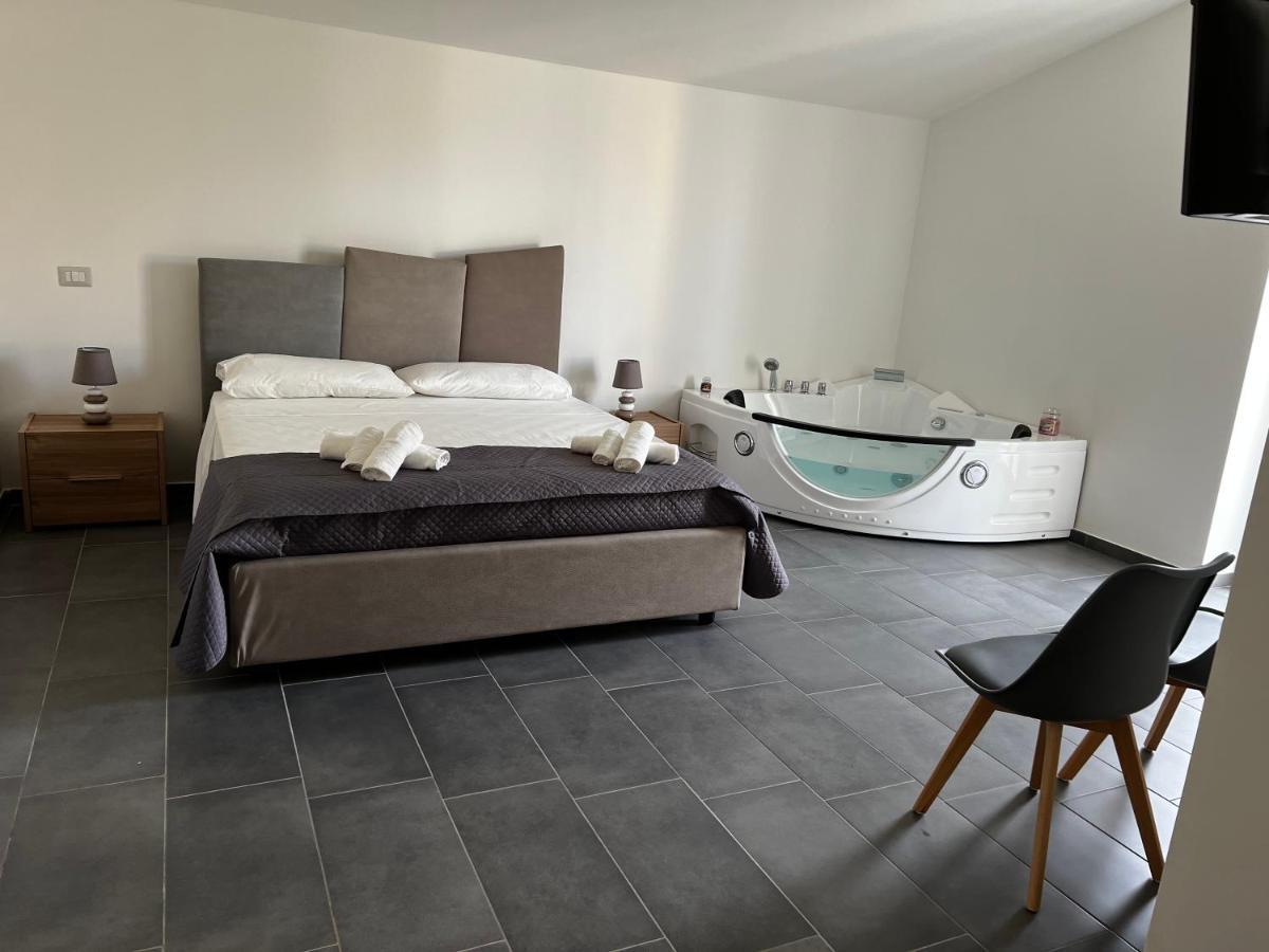 Habitat Luxury Suites Bellona Exteriör bild