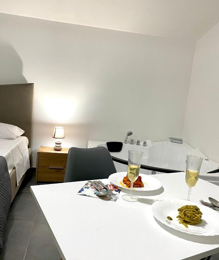 Habitat Luxury Suites Bellona Exteriör bild