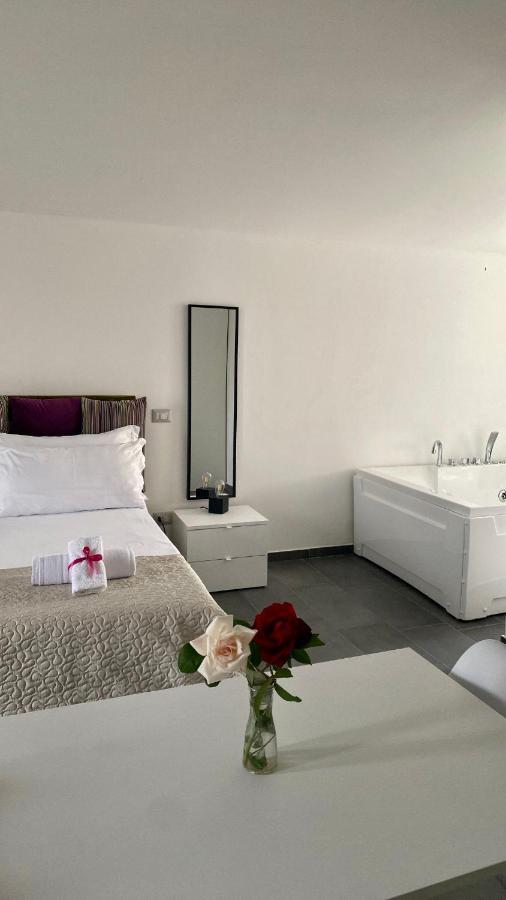 Habitat Luxury Suites Bellona Exteriör bild
